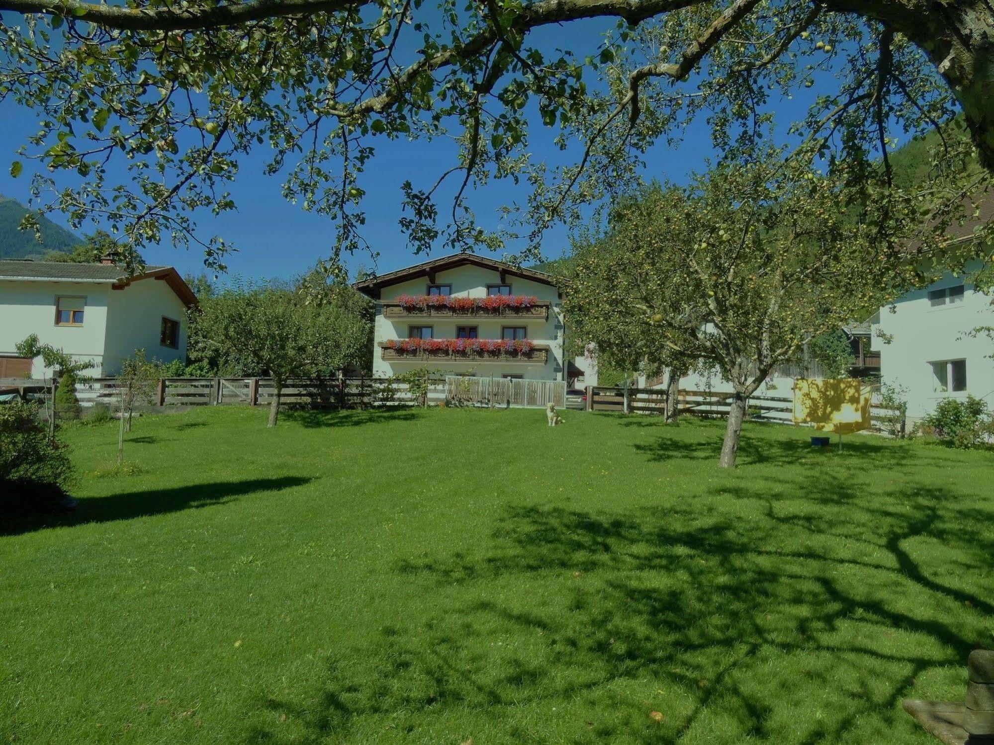 Gästehaus Zwischenberger Obervellach Exterior foto